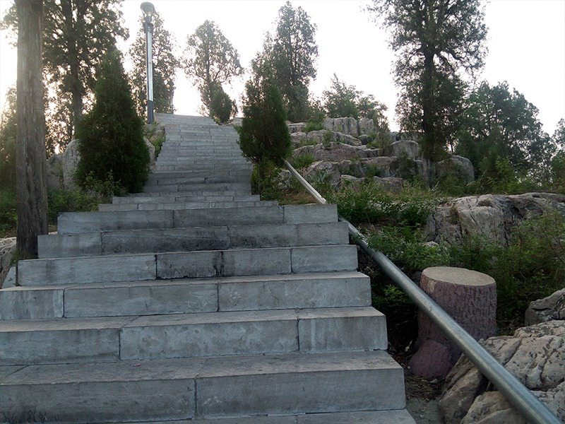 登山台阶石