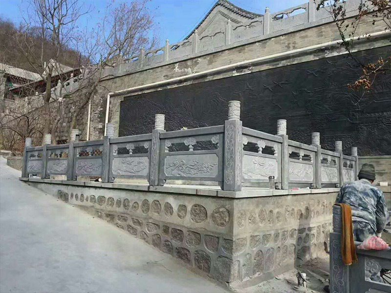 仿古建筑群雕花青石栏杆