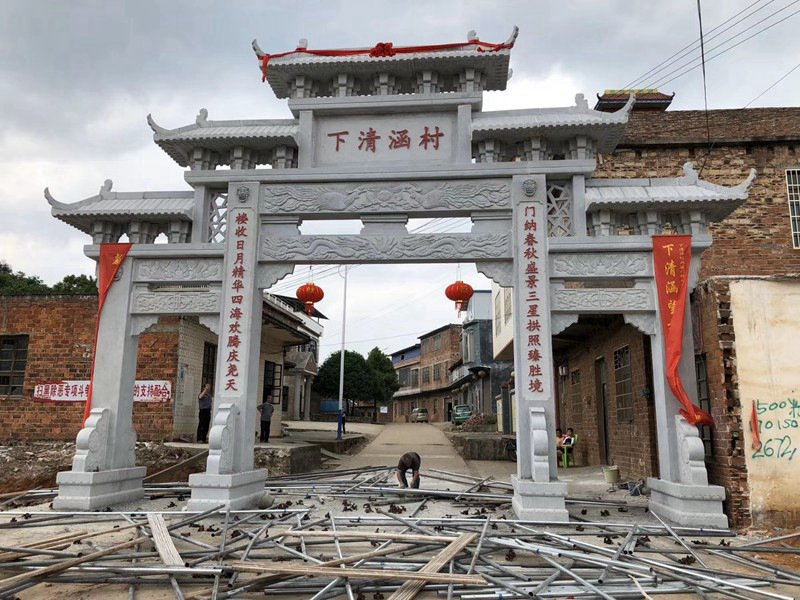 农村石牌楼加工现场
